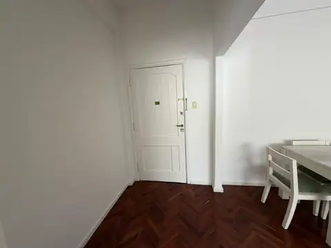 Espinosa 100, Piso 1