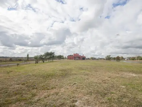 Terreno en Venta 44  mts Frente