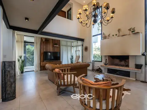 Casa 5 ambientes con 2 baños