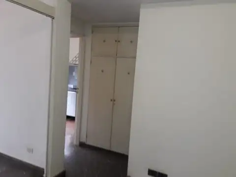 En Venta en Santos Lugares Frente a Iglesia de Lourdes; Departamento Amplio Monoambiente F: 10613