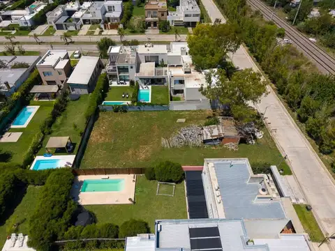 Terreno en Venta en Countries y Barrios Cerrados en la Plata, USD 160.000