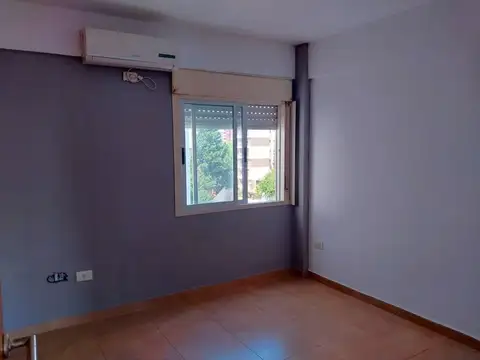 Departamento en Alquiler en Caseros, $ 580.000