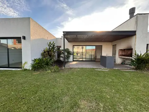 Casa en Venta en Santo Tomas, USD 184.000