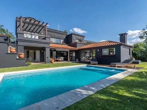 Casa 5 ambientes con 5 baños