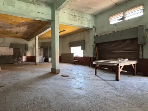 Casa en Venta con 3 cocheras