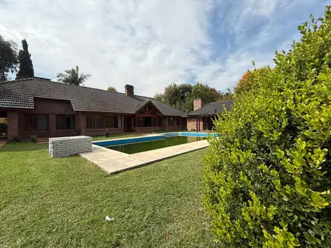 Quinta en Venta con 5 cocheras