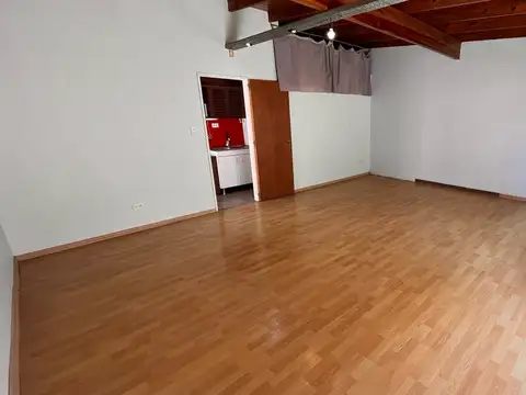 Departamento PH con patio planta baja  Moreno centro