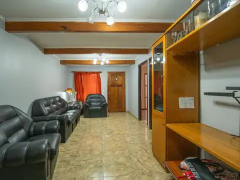 Casa en Venta con 3 cocheras