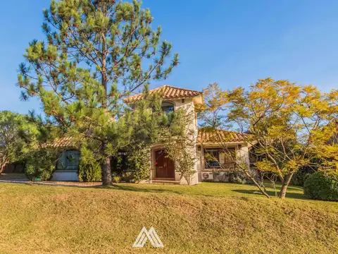 VENTA CASA ALTOS DE LA TAHONA CON RENTA 3 DORM