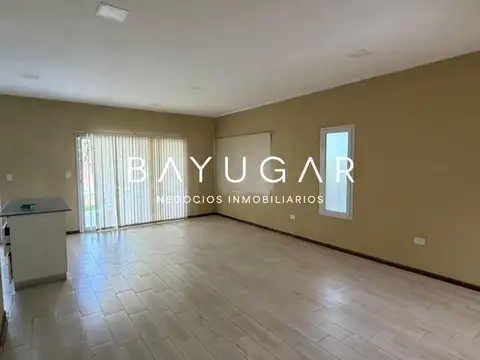 Casa en Venta con 4 cocheras