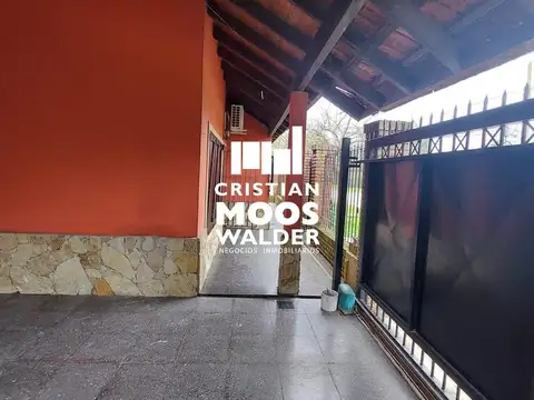 Casa en Alquiler con 1 cochera