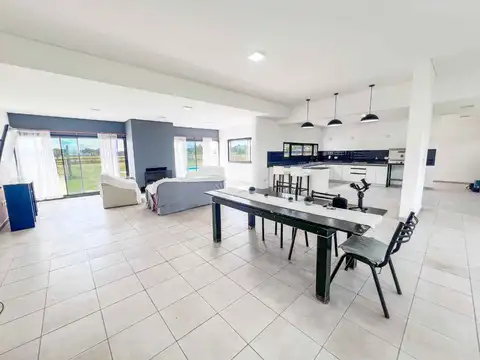 Casa en Alquiler de 4 dormitorios