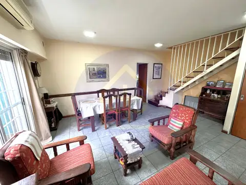 Depto Tipo Casa en Venta 50 años