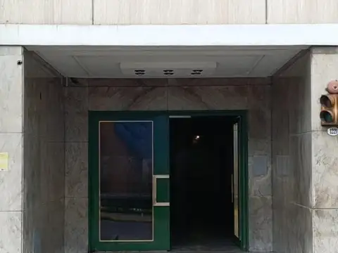 Oficina 4 ambientes con 1 baño