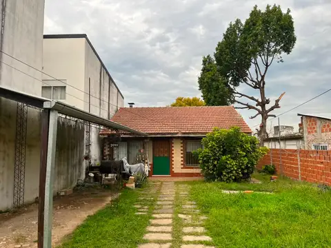 CASA EN VENTA BENAVIDEZ CENTRO