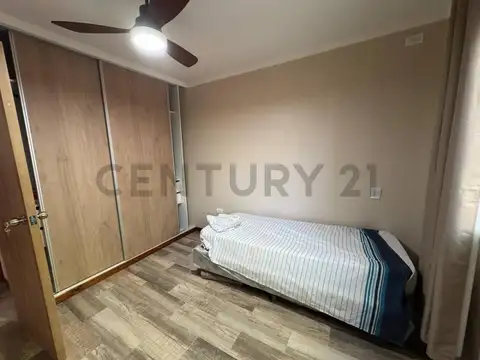 Casa en Alquiler con 1 cochera