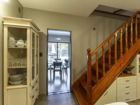 Casa 4 ambientes con 2 baños