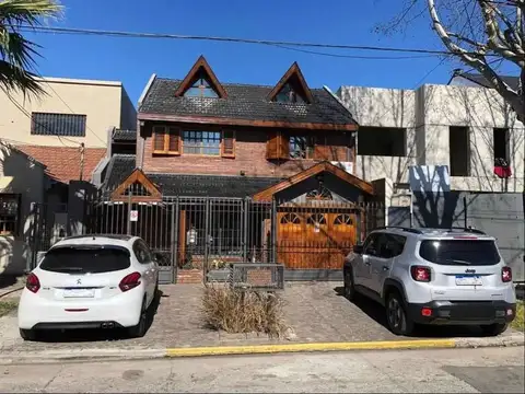 CHALET en venta excelente ubicación. Lomas centro