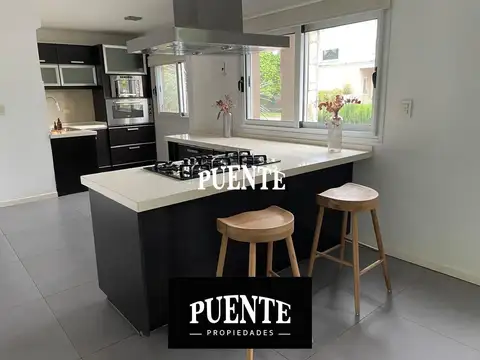 Casa en Campos De Echeverria venta con Renta