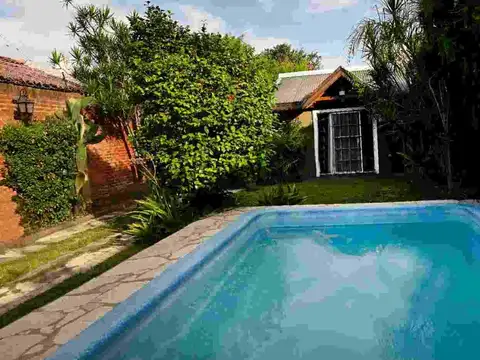 Casa en Venta con 4 cocheras