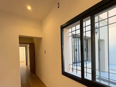 Casa 5 ambientes con 1 baño