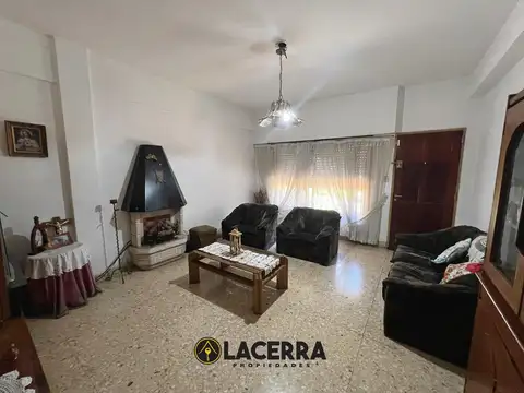 Casa 3 ambientes en ALQUILER en Jose León Suarez