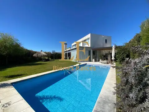 Puertos Del Lago 100