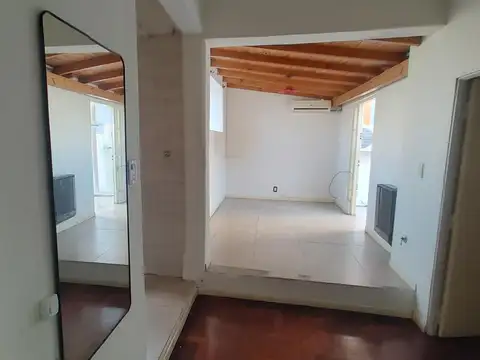 Alquier de Departamento dos ambientes con patio en Liniers