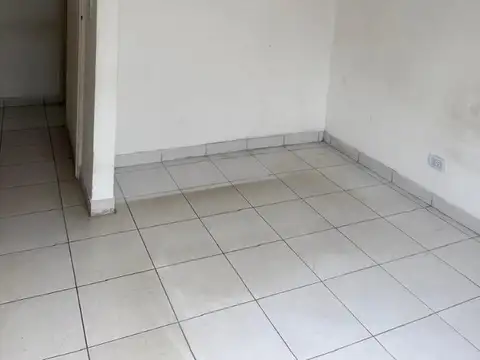 A metros de colectora, muy buena ubicación!