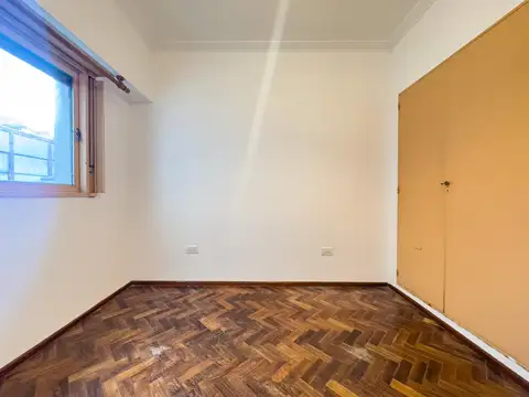 Departamento en Alquiler en Parque Chacabuco, $ 700.000
