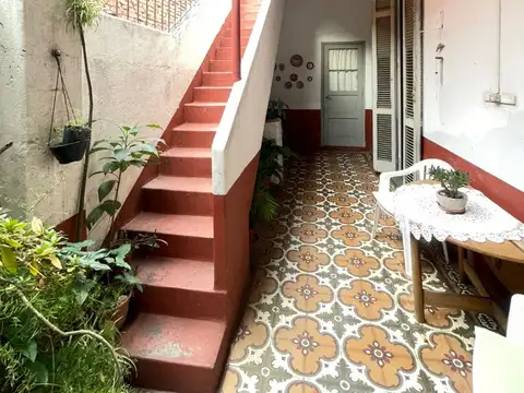 PH AL FTE 3 AMB,230 MTS TOT,C/PATIO Y ESPACIO AÉREO,COC. COMEDOR,2 BAÑOS,A PASOS AV. SAN MARTÍN