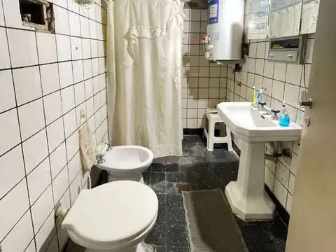 PH AL FTE 3 AMB,230 MTS TOT,C/PATIO Y ESPACIO AÉREO,COC. COMEDOR,2 BAÑOS,A PASOS AV. SAN MARTÍN