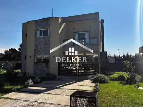 VENTA CASA 4 AMBIENTES PISCINA FULL AMENITIES BARRIO LAGUNA AZUL