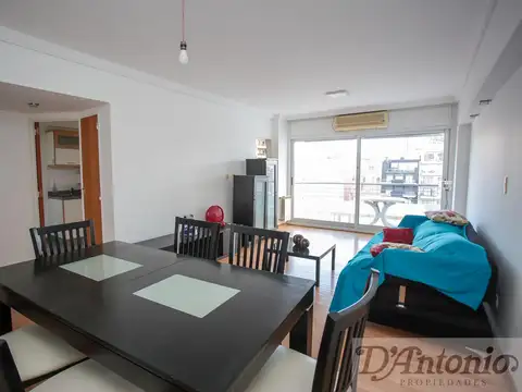 Piso de 4 ambientes con cochera y SUM en excelente zona de Caballito