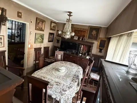 Semipiso en Recoleta de 168 m² frente sobre la av. Pueyrredon, Luminoso, 6 ambientes, 3 baños, 1 toilette.