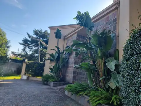 Edificio AGUARIBAY, 1° PISO 2 y 3  amb. , bcón c/parrilla y coch. APTO CRÉDITO