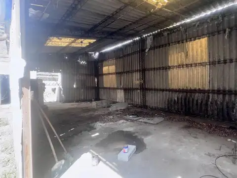 Galpon en Venta 40  mts Fondo
