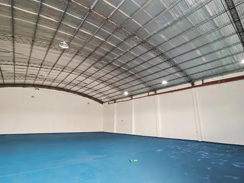 Alquiler anual de amplio galpon de 600mts2 en Mar de Ajo.