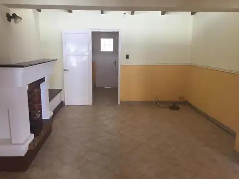 Casa 3 dormitorios sobre Caseros