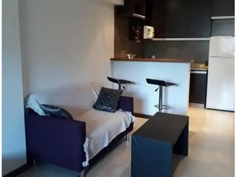 Excelente AMB Amplio C/Balcon y Piscina