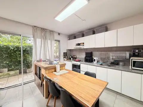 Departamento en venta dos dormitorios y gran balcón apaisado