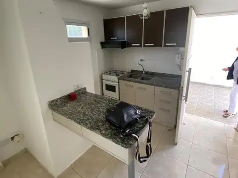 Departamento en Alquiler en Villa Ballester, $ 980.000