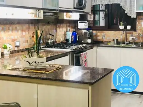 Casa 4 ambientes - Villa Sarmiento