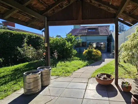 Venta Casa 5 Ambientes en Padua Gran Potencial sobre Lote de 420m²