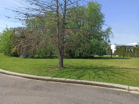 Lote en venta en Haras Santa María - Barrio Los Robles