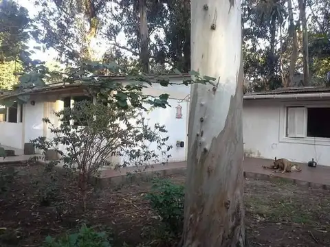 CASA 5 AMBIENTES LOS ACANTILADOS