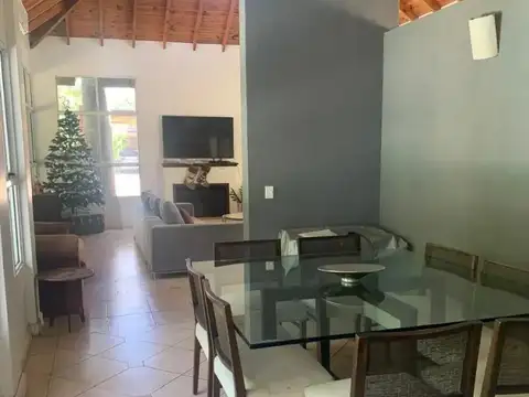 Casa 5 ambientes con 5 baños