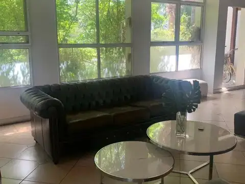 Casa en Venta con 4 cocheras