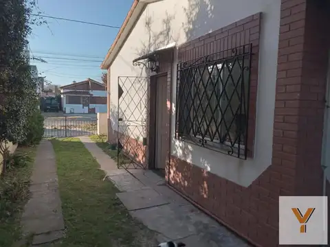 Casa en venta - 2 Dormitorios 1 Baño - 60Mts2 - Santa Teresita