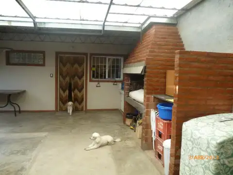 Losa y vivienda a 5 cuadras de la estación de S.A. de Padua